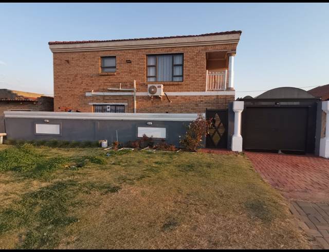3 BEDROOM HOUSE FOR SALE IN EVATON WEST